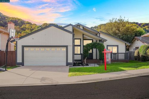 2365 Martinez Ct, Pinole, CA, 94564-1160 | Card Image