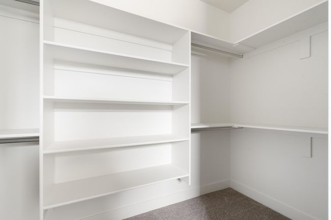 Primary Closet | Image 23