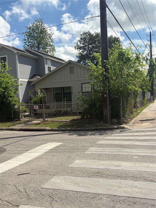 3300 Bacchus Street, Houston, TX, 77022 | Card Image