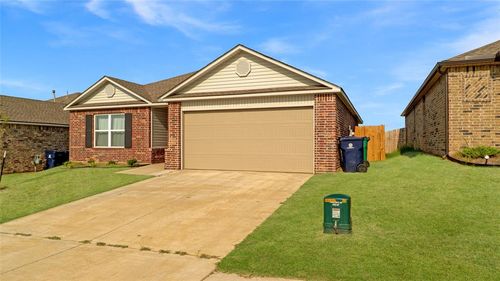 9512 Laredo Lane, Yukon, OK, 73099 | Card Image
