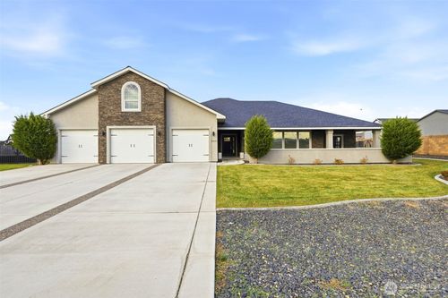 6401 Eagle Crest Dr, Pasco, WA, 99301-8544 | Card Image
