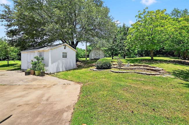 2107 Meadows Cir, House other with 3 bedrooms, 2 bathrooms and null parking in Sherman TX | Image 27