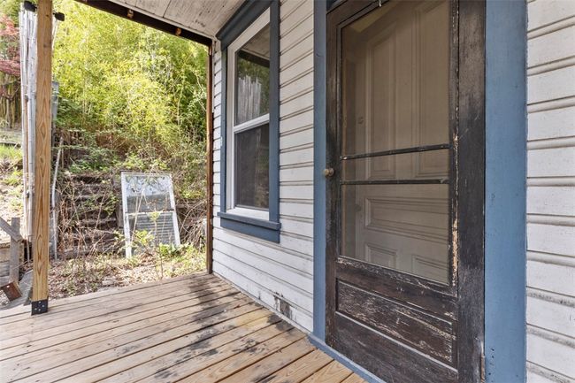 Side Porch | Image 9