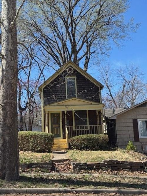 3536 Bell St, Kansas City, MO, 64111-3965 | Card Image