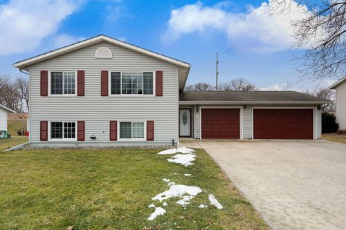 1233 12th Street Circle Se, Waseca, MN, 56093 | Card Image