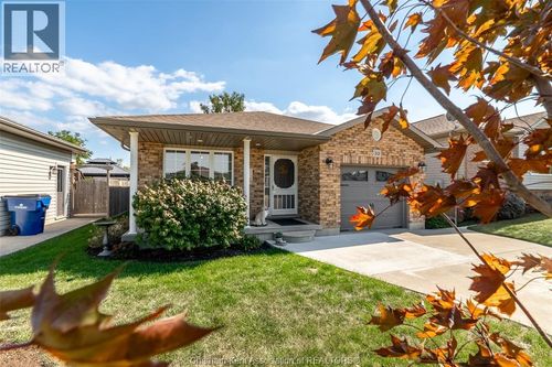 33 Azar Ave, Tilbury, ON, N0P2L0 | Card Image