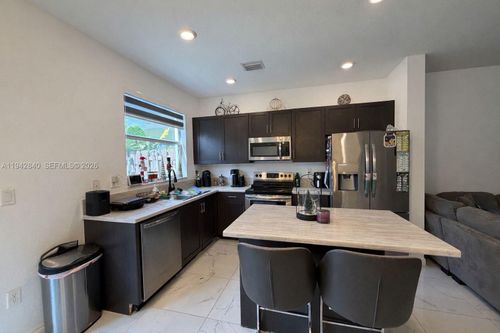 1656-1656 Se 27th Ter, Homestead, FL, 33035 | Card Image