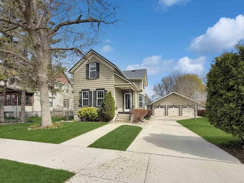 1350 Ceape Avenue, OSHKOSH, WI, 54901 | Card Image