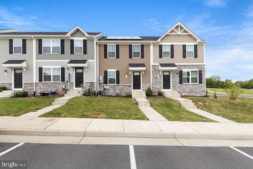 102 Spring Pl, STRASBURG, VA, 22657-4377 | Card Image