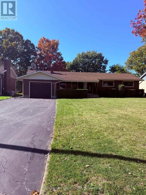 upper-15 Pamela Drive, Thorold (Confederation Heights), ON, L2V2X7 | Card Image