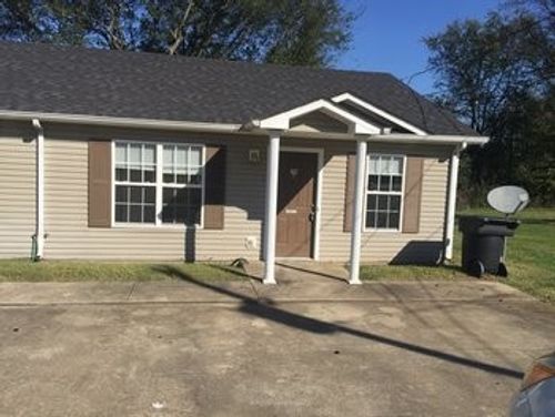 102 Tennessee Ave, Oak Grove, KY, 42262-9403 | Card Image