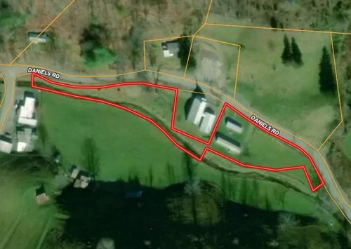 204 Daniels Rd, Bandy, VA, 24602-9133 | Card Image