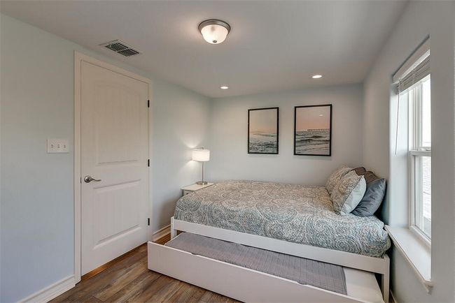 1010 First St Street, House other with 6 bedrooms, 4 bathrooms and 8 parking in Bayside TX | Image 31