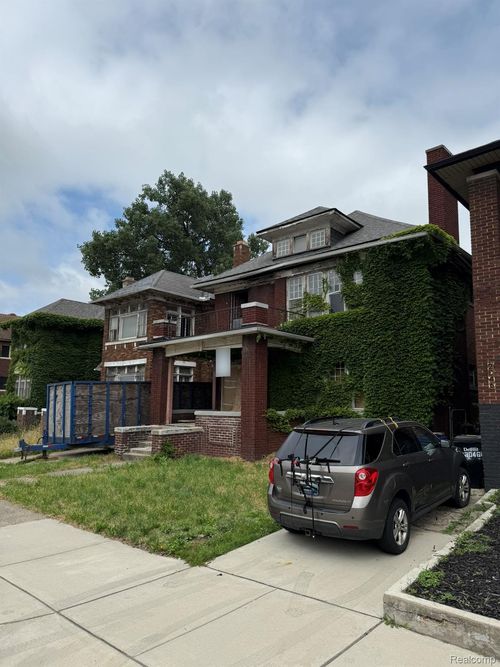 2052 Clairmount St, Detroit, MI, 48206-4000 | Card Image