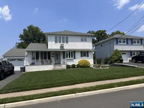 403 Van Luyn Ter, Saddle Brook, NJ, 07663-6114 | Card Image