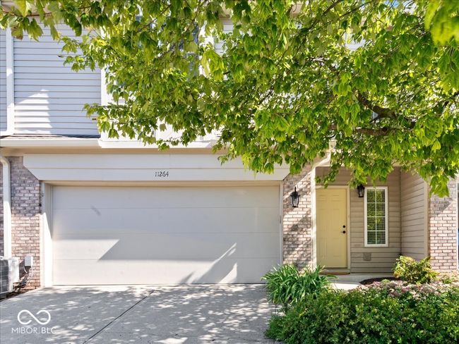 11264 Fonthill Dr, Condo with 2 bedrooms, 3 bathrooms and null parking in Indianapolis IN | Image 11