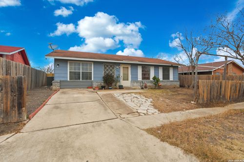 8335 Swift Eagle Dr, San Antonio, TX, 78242-2656 | Card Image