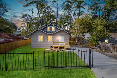 17507 Wild Oak Dr, Houston, TX, 77090-3030 | Card Image