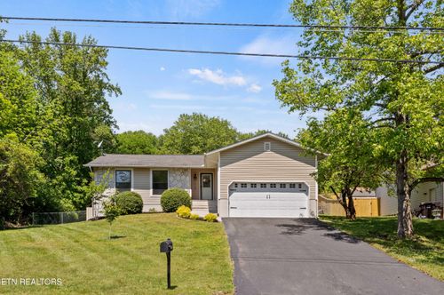 10125 Oak Creek Ln, Knoxville, TN, 37932-1630 | Card Image