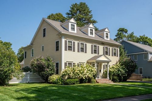 27 Garrison Rd, Wellesley, MA, 02482-2342 | Card Image