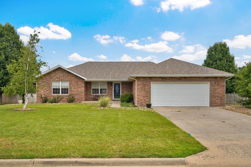 755 E Vivian St, Bolivar, MO, 65613-1377 | Card Image