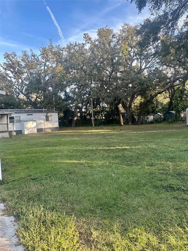38230 Alston Ave, House other with 2 bedrooms, 2 bathrooms and null parking in ZEPHYRHILLS FL | Image 7