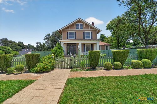 819 N 13th St, Temple, TX, 76501-2520 | Card Image