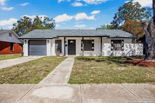 5027 Creekmoor Dr, San Antonio, TX, 78220-4903 | Card Image