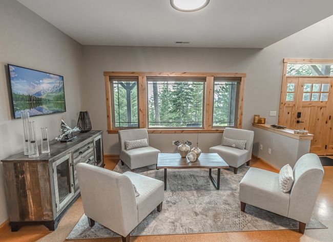 Downstairs Living Area | Image 22