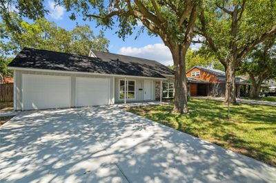 9202 Bryce Avenue, House other with 3 bedrooms, 2 bathrooms and null parking in Texas City TX | Image 1