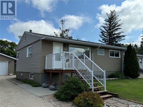 317 7th Ave W, Biggar, SK, S0K0M0 | Card Image