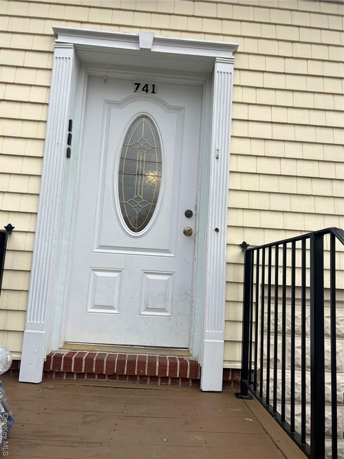 741 Clocks Blvd, Massapequa, NY, 11758-6903 | Card Image