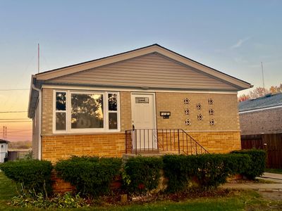 14125 S Manistee Avenue, House other with 3 bedrooms, 1 bathrooms and 8 parking in Burnham IL | Image 2