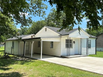 609 W Taylor Avenue, House other with 2 bedrooms, 1 bathrooms and null parking in McAlester OK | Image 3