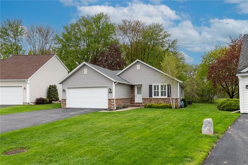 92 Olivia Cir, Greece, NY, 14626-4302 | Card Image