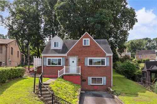 1427 Orr Dr, Castle Shannon, PA, 15234-2334 | Card Image
