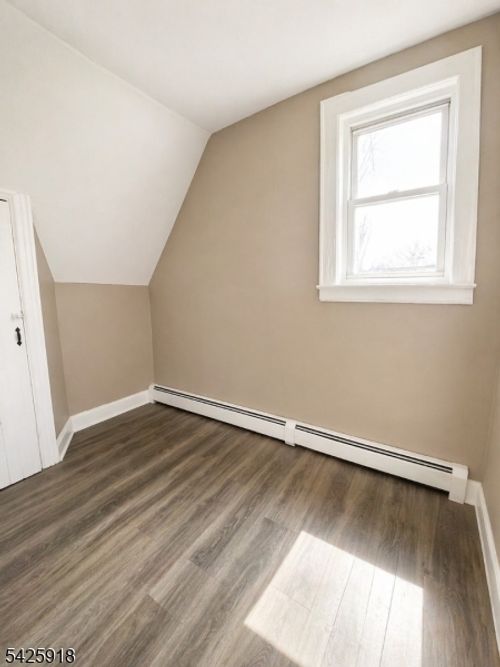 3-33 Richelieu Ter, Newark, NJ, 07106-1645 | Card Image