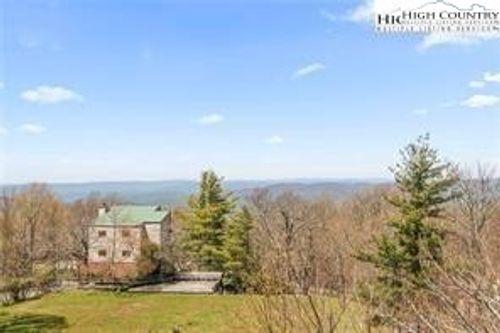 a5-101 Courtside Ln, Beech Mountain, NC, 28604-6650 | Card Image