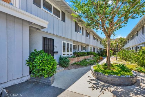 1125 E 1st St, Tustin, CA, 92780 | Card Image