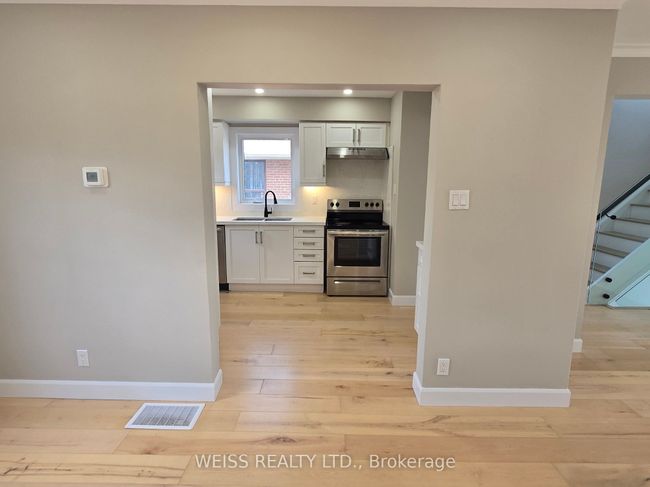 14 Snowood Crt, House attached with 3 bedrooms, 2 bathrooms and 4 parking in North York ON | Image 22