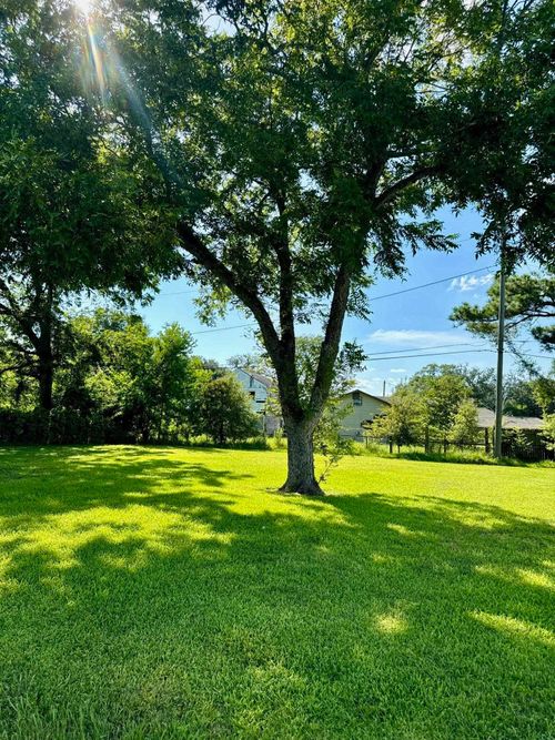 224 Cherry Ln, Bridge City, TX, 77611-3112 | Card Image
