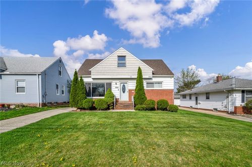 5360 E 131st St, Garfield Heights, OH, 44125-3245 | Card Image