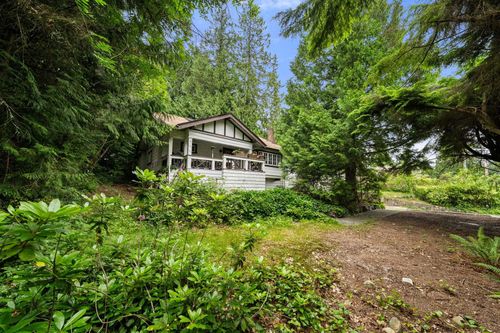338 E Osborne Rd, North Vancouver, BC, V7N | Card Image