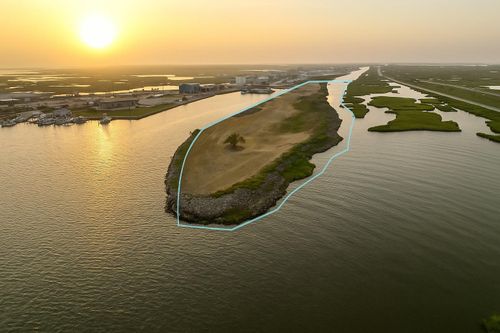 1228 N Redfish St, Crystal Beach, TX, 77650-2868 | Card Image