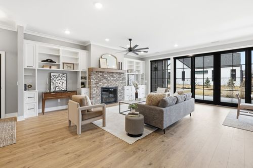 415 Main St, Pella, IA, 50219-1816 | Card Image