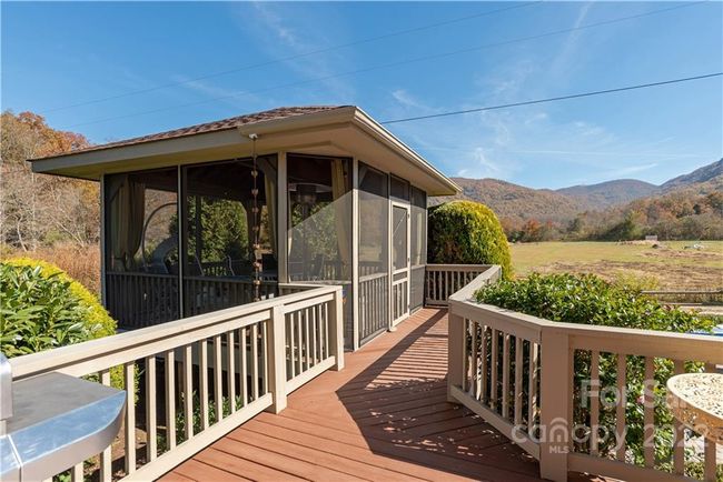 28 Sovereign Ln, House other with 4 bedrooms, 4 bathrooms and null parking in Fairview NC | Image 38