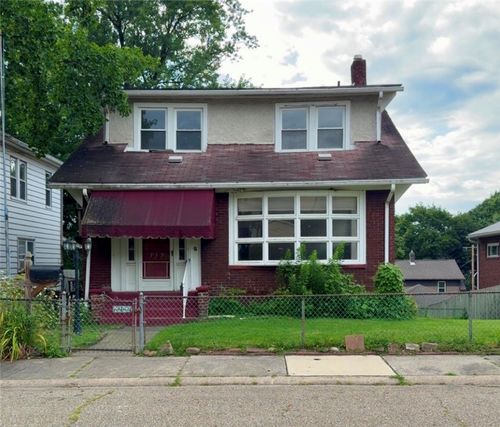 357 Keystone Dr, New Kensington, PA, 15068-5915 | Card Image