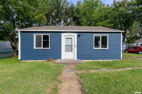 1026 38th St, Moline, IL, 61265-2470 | Card Image