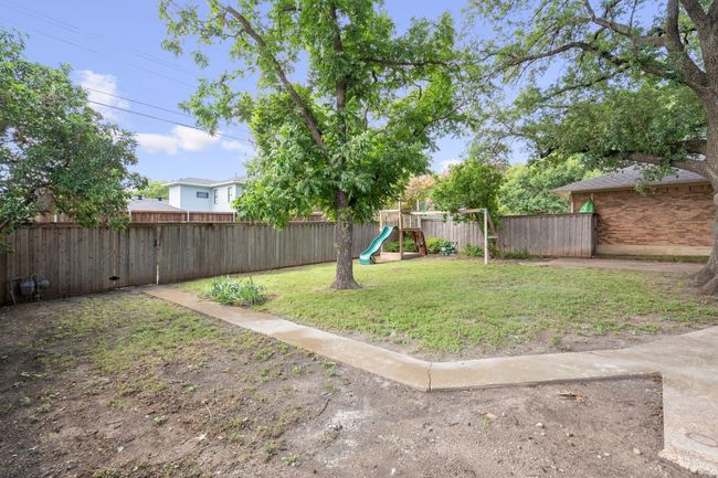 6615 Hialeah Dr, House other with 4 bedrooms, 3 bathrooms and null parking in Dallas TX | Image 37