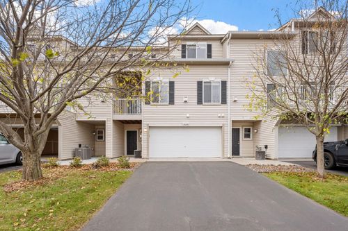 3664 Abercrombie Ln, Stillwater, MN, 55082-4194 | Card Image